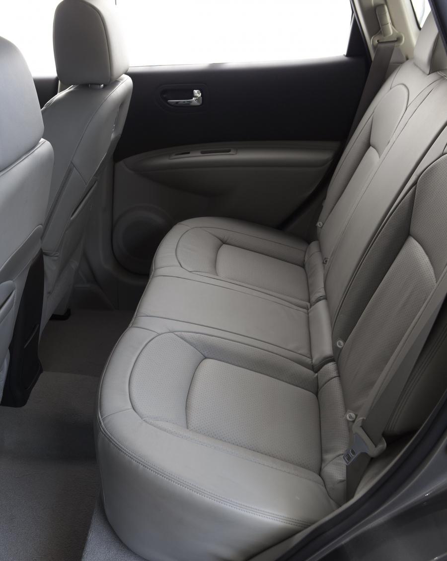 Nissan Rogue 2011 года  (US) (фото 38 из 69)